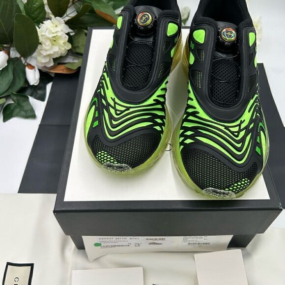 SOLD!!!!!!        Men’s Gucci ultra pace R sneakers size 9.5 made in Italy. - Picture 2 of 9